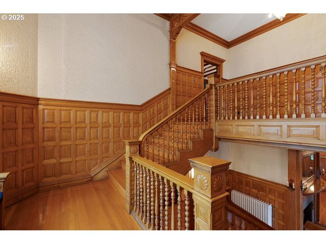 1816 Sw HAWTHORNE Ter, Portland, OR 97201