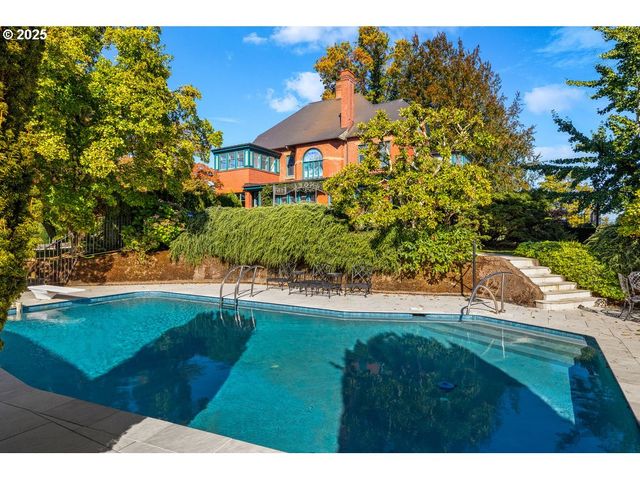 1816 Sw HAWTHORNE Ter, Portland, OR 97201