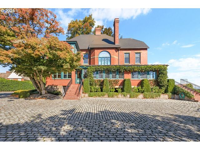 1816 Sw HAWTHORNE Ter, Portland, OR 97201