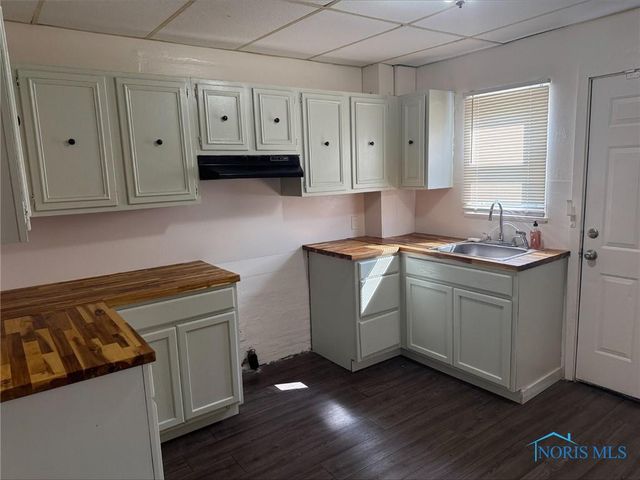 765 Redwood Avenue, Toledo, OH 43609