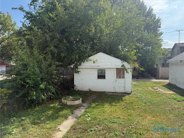 765 Redwood Avenue, Toledo, OH 43609