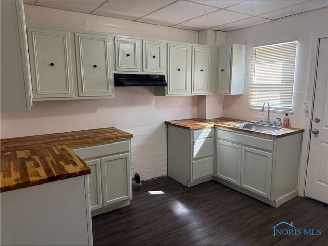 765 Redwood Avenue, Toledo, OH 43609