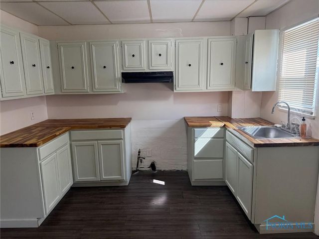 765 Redwood Avenue, Toledo, OH 43609