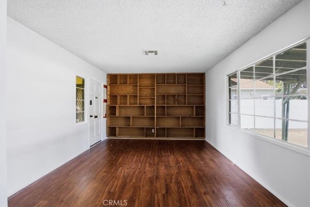 6001 Jellico Avenue, Encino, CA 91316