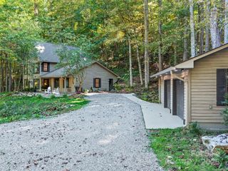 81 Summer Trees Lane, Burnsville, NC 28714