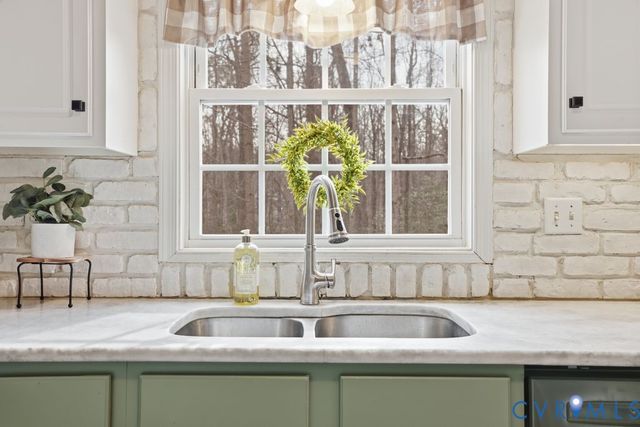 2761 Knobbly Ct, Chester, VA 23831