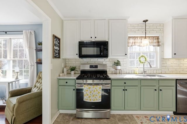 2761 Knobbly Ct, Chester, VA 23831