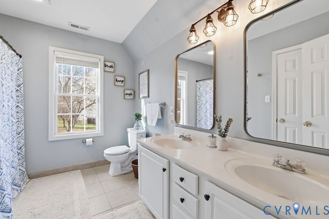 2761 Knobbly Ct, Chester, VA 23831