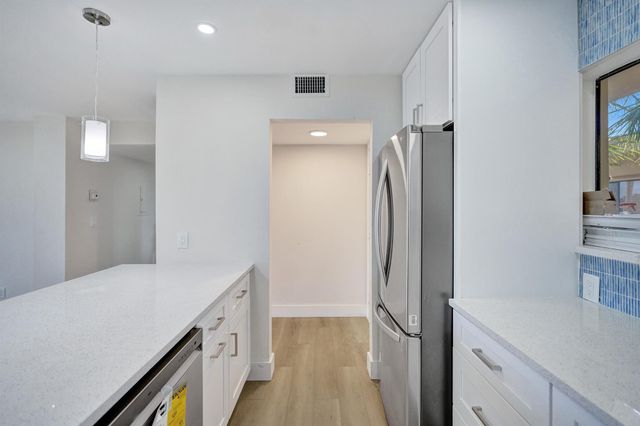 5340 Las Verdes Circle 324, Delray Beach, FL 33484