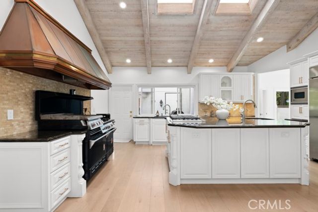 9514 Oakridge Place, Chatsworth (los Angeles), CA 91311