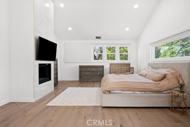 9514 Oakridge Place, Chatsworth (los Angeles), CA 91311