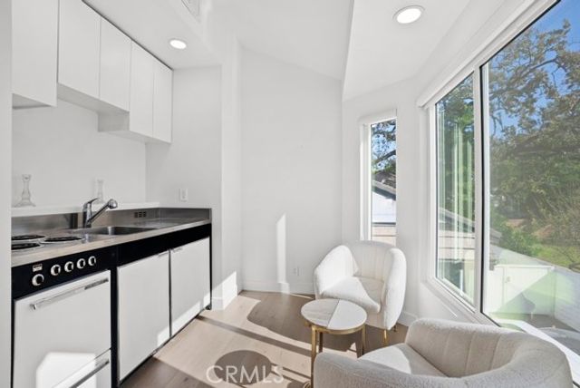 9514 Oakridge Place, Chatsworth (los Angeles), CA 91311