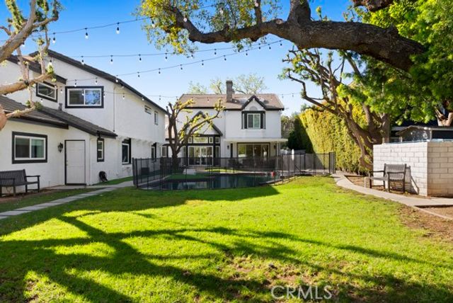 9514 Oakridge Place, Chatsworth (los Angeles), CA 91311