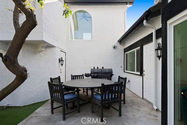 9514 Oakridge Place, Chatsworth (los Angeles), CA 91311