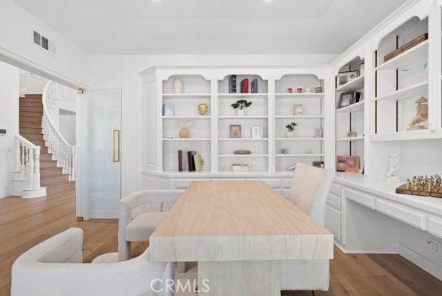 9514 Oakridge Place, Chatsworth (los Angeles), CA 91311