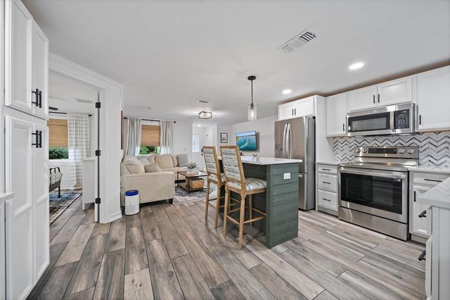 852 ACADIA ROAD, Venice, FL 34293