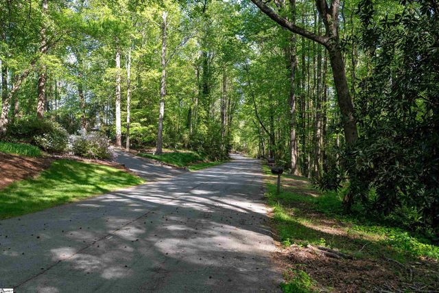 6 Stratton Place, Greenville, SC 29615