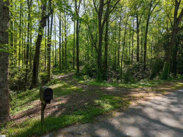 6 Stratton Place, Greenville, SC 29615