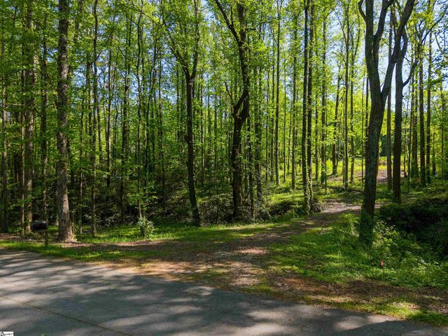 6 Stratton Place, Greenville, SC 29615