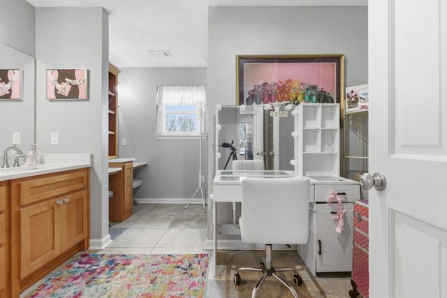 9811 Miller Rd, Sherwood, AR 72120