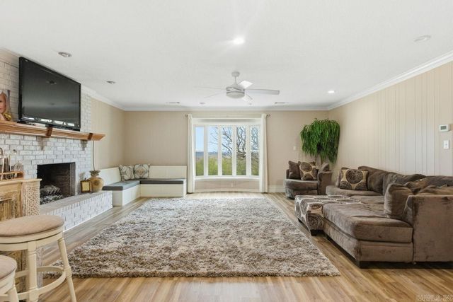 9811 Miller Rd, Sherwood, AR 72120