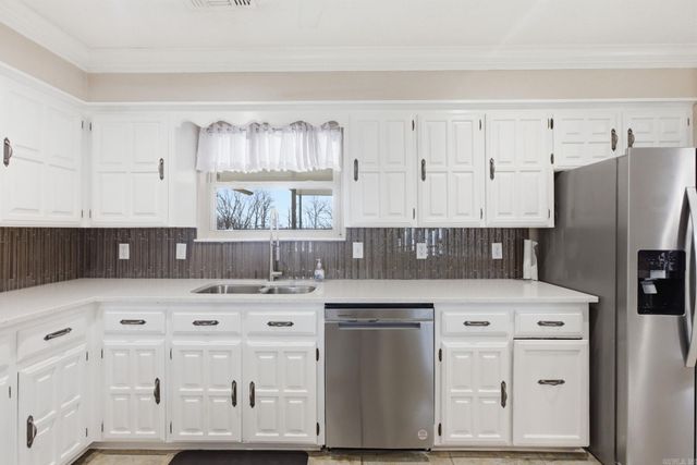 9811 Miller Rd, Sherwood, AR 72120