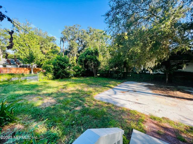 2105 KINGSWOOD Road, Jacksonville, FL 32207
