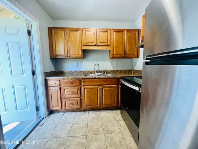 2105 KINGSWOOD Road, Jacksonville, FL 32207