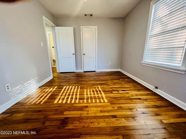 2105 KINGSWOOD Road, Jacksonville, FL 32207