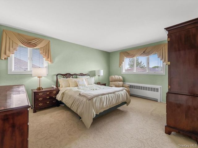 16 Hillvale Road, Syosset, NY 11791
