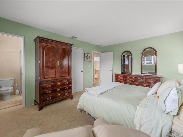 16 Hillvale Road, Syosset, NY 11791