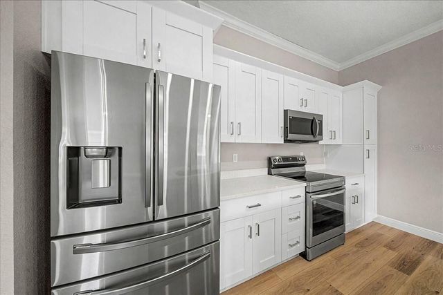 706 STANLEY AVENUE, Wildwood, FL 34785