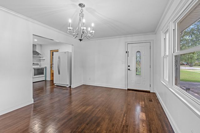 522 Stone Blvd, Tullahoma, TN 37388