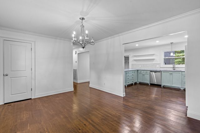 522 Stone Blvd, Tullahoma, TN 37388