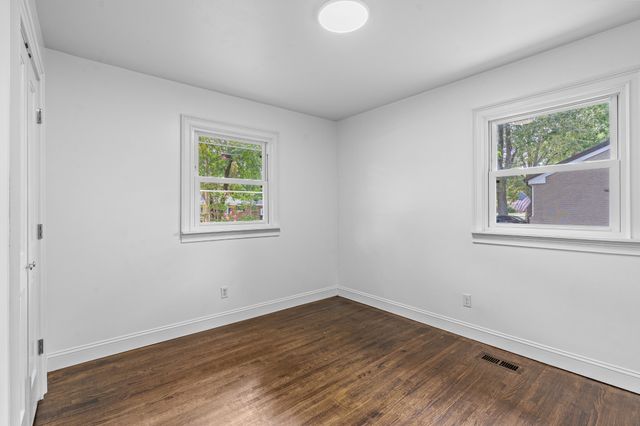 522 Stone Blvd, Tullahoma, TN 37388