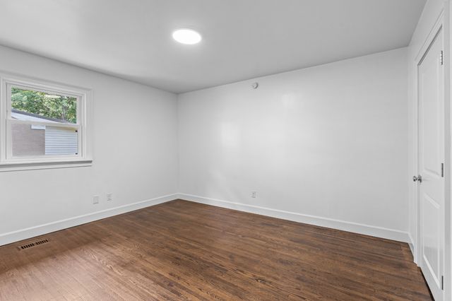 522 Stone Blvd, Tullahoma, TN 37388