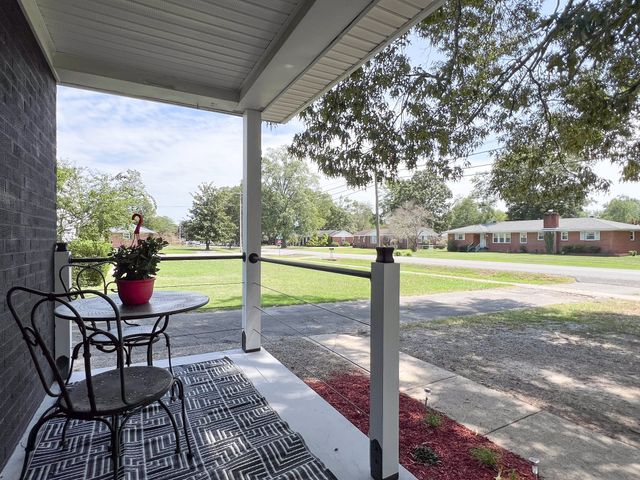 522 Stone Blvd, Tullahoma, TN 37388