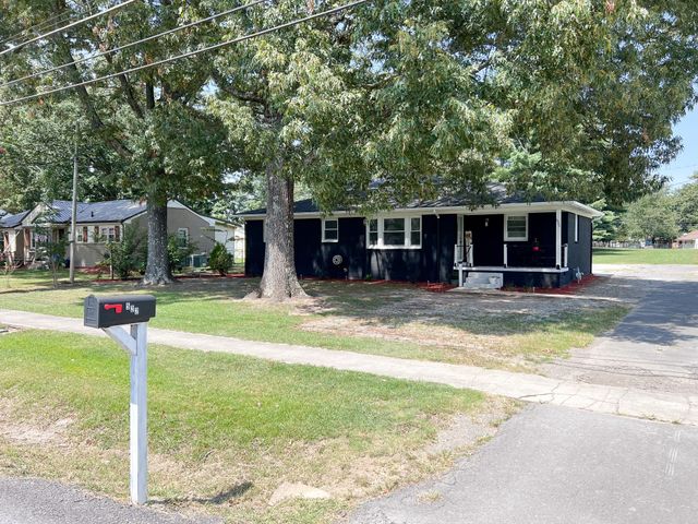 522 Stone Blvd, Tullahoma, TN 37388