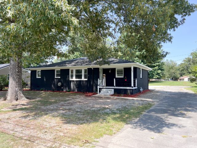 522 Stone Blvd, Tullahoma, TN 37388