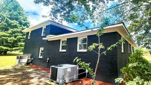 522 Stone Blvd, Tullahoma, TN 37388