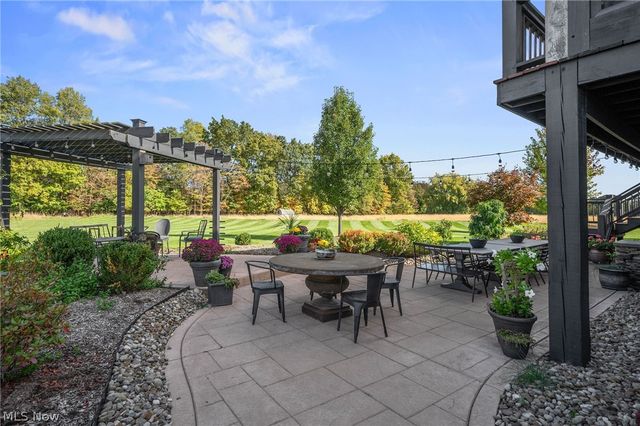 577 Lyonswood Drive, Hinckley, OH 44233