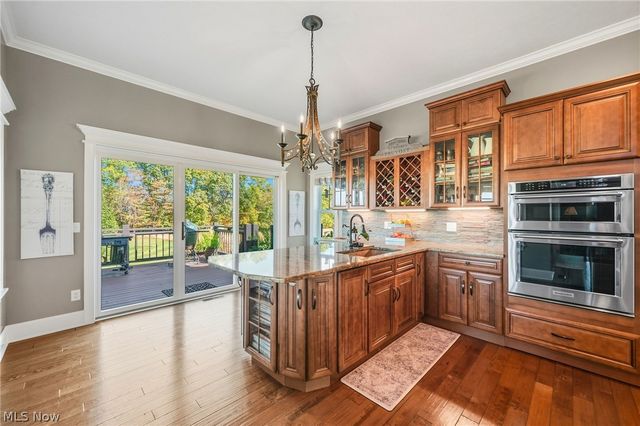 577 Lyonswood Drive, Hinckley, OH 44233