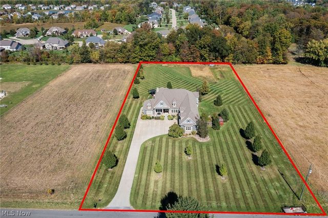 577 Lyonswood Drive, Hinckley, OH 44233
