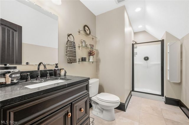 577 Lyonswood Drive, Hinckley, OH 44233