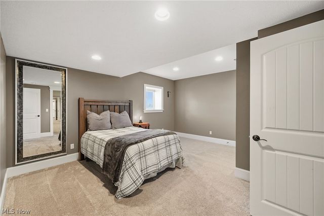577 Lyonswood Drive, Hinckley, OH 44233