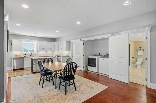 577 Lyonswood Drive, Hinckley, OH 44233