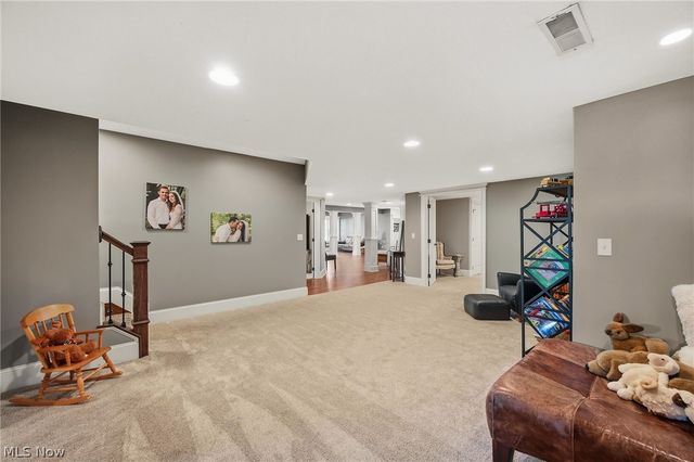 577 Lyonswood Drive, Hinckley, OH 44233