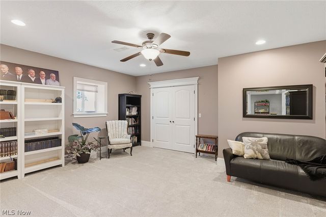 577 Lyonswood Drive, Hinckley, OH 44233