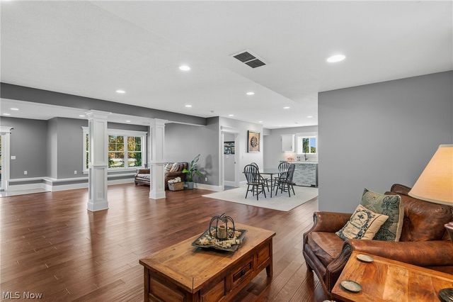 577 Lyonswood Drive, Hinckley, OH 44233