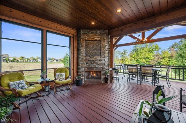 577 Lyonswood Drive, Hinckley, OH 44233